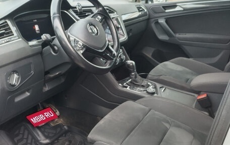 Volkswagen Tiguan II, 2018 год, 2 500 000 рублей, 6 фотография