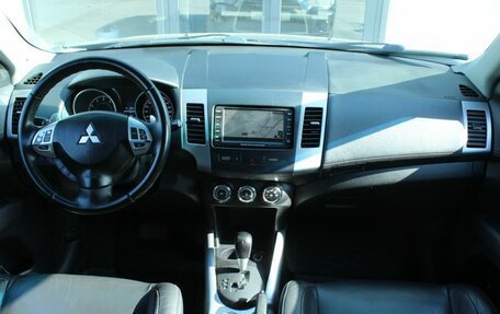 Mitsubishi Outlander III рестайлинг 3, 2011 год, 880 000 рублей, 20 фотография