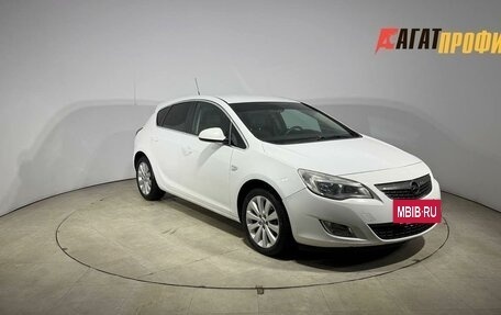 Opel Astra J, 2012 год, 600 000 рублей, 3 фотография
