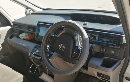Honda Stepwgn IV, 2019 год, 2 600 000 рублей, 14 фотография