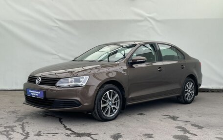 Volkswagen Jetta VI, 2013 год, 1 240 000 рублей, 1 фотография