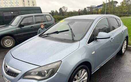 Opel Astra J, 2011 год, 600 000 рублей, 9 фотография