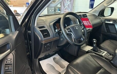 Toyota Land Cruiser Prado 150 рестайлинг 2, 2017 год, 5 199 900 рублей, 10 фотография