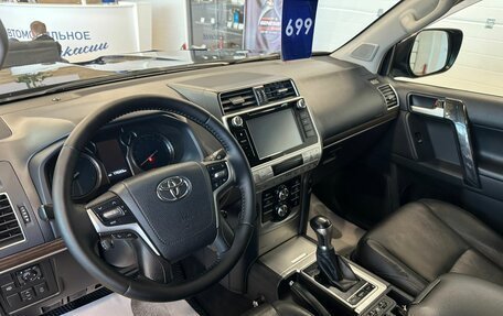 Toyota Land Cruiser Prado 150 рестайлинг 2, 2017 год, 5 199 900 рублей, 11 фотография
