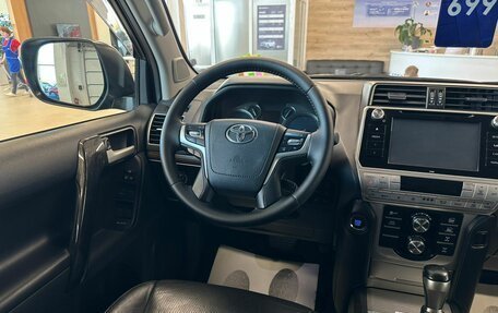 Toyota Land Cruiser Prado 150 рестайлинг 2, 2017 год, 5 199 900 рублей, 14 фотография