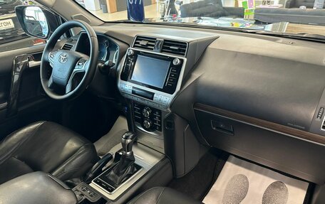 Toyota Land Cruiser Prado 150 рестайлинг 2, 2017 год, 5 199 900 рублей, 13 фотография