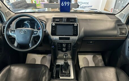 Toyota Land Cruiser Prado 150 рестайлинг 2, 2017 год, 5 199 900 рублей, 16 фотография