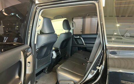 Toyota Land Cruiser Prado 150 рестайлинг 2, 2017 год, 5 199 900 рублей, 18 фотография
