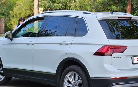Volkswagen Tiguan II, 2017 год, 2 080 000 рублей, 3 фотография
