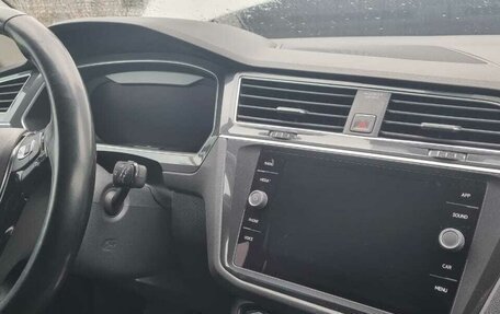 Volkswagen Tiguan II, 2017 год, 2 080 000 рублей, 12 фотография