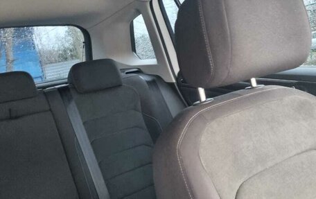 Volkswagen Tiguan II, 2017 год, 2 080 000 рублей, 10 фотография