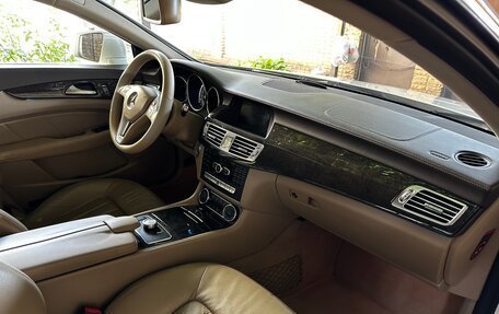 Mercedes-Benz CLS, 2012 год, 2 300 000 рублей, 15 фотография