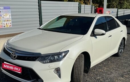Toyota Camry, 2017 год, 2 050 000 рублей, 2 фотография