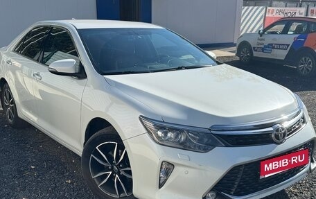 Toyota Camry, 2017 год, 2 050 000 рублей, 3 фотография