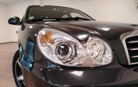 Hyundai Sonata IV рестайлинг, 2005 год, 308 000 рублей, 17 фотография