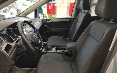 Volkswagen Touran III, 2019 год, 1 735 000 рублей, 7 фотография