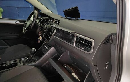 Volkswagen Touran III, 2019 год, 1 735 000 рублей, 13 фотография