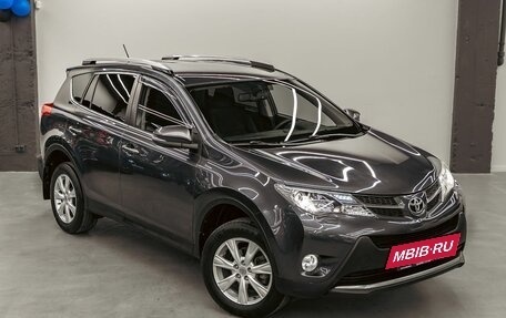 Toyota RAV4, 2015 год, 1 545 000 рублей, 4 фотография