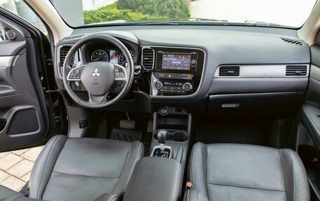 Mitsubishi Outlander III рестайлинг 3, 2014 год, 1 155 000 рублей, 16 фотография