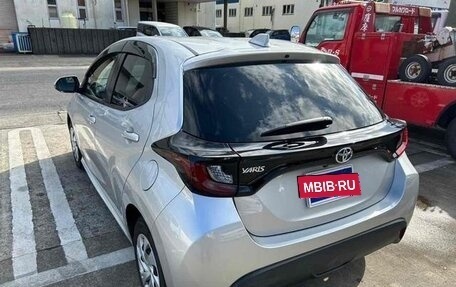Toyota Yaris, 2022 год, 1 000 000 рублей, 7 фотография