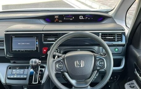 Honda Stepwgn IV, 2022 год, 2 250 000 рублей, 12 фотография
