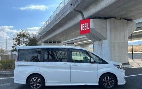 Honda Stepwgn IV, 2022 год, 2 250 000 рублей, 10 фотография
