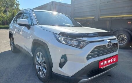 Toyota RAV4, 2020 год, 2 592 000 рублей, 2 фотография