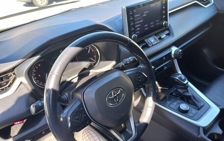Toyota RAV4, 2020 год, 2 592 000 рублей, 10 фотография