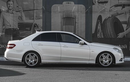 Mercedes-Benz E-Класс, 2011 год, 1 995 000 рублей, 5 фотография