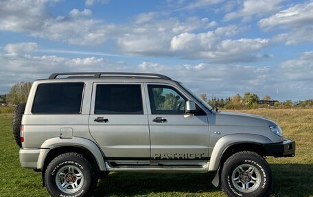 ЛуАЗ Patriot, 2011 год, 700 000 рублей, 4 фотография