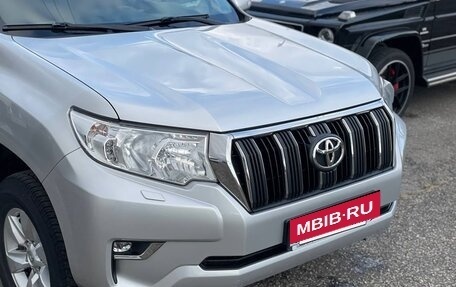 Toyota Land Cruiser Prado 150 рестайлинг 2, 2019 год, 3 990 000 рублей, 2 фотография