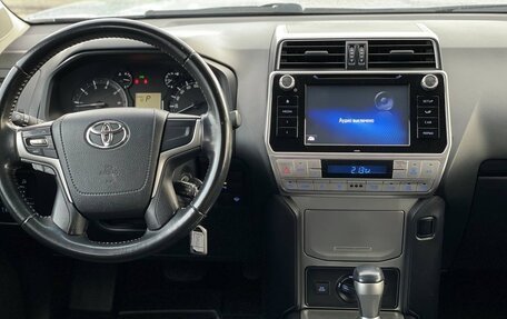 Toyota Land Cruiser Prado 150 рестайлинг 2, 2019 год, 3 990 000 рублей, 16 фотография