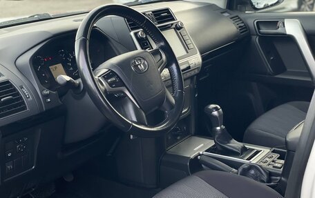 Toyota Land Cruiser Prado 150 рестайлинг 2, 2019 год, 3 990 000 рублей, 13 фотография