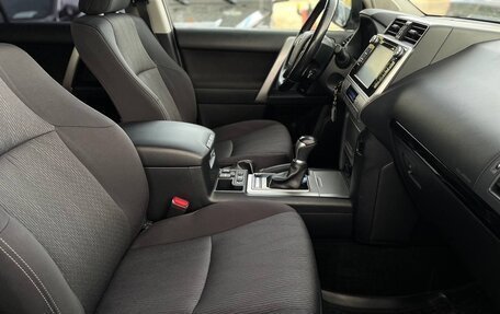 Toyota Land Cruiser Prado 150 рестайлинг 2, 2019 год, 3 990 000 рублей, 18 фотография