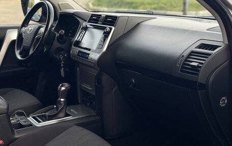 Toyota Land Cruiser Prado 150 рестайлинг 2, 2019 год, 3 990 000 рублей, 17 фотография