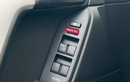 Toyota Land Cruiser Prado 150 рестайлинг 2, 2019 год, 3 990 000 рублей, 14 фотография