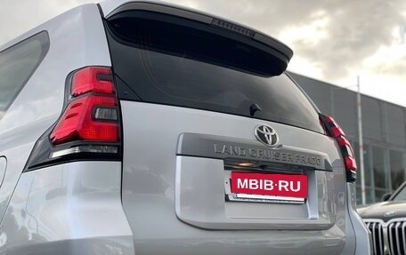 Toyota Land Cruiser Prado 150 рестайлинг 2, 2019 год, 3 990 000 рублей, 12 фотография