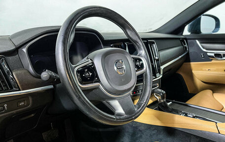 Volvo V90 Cross Country I рестайлинг, 2017 год, 2 797 000 рублей, 13 фотография