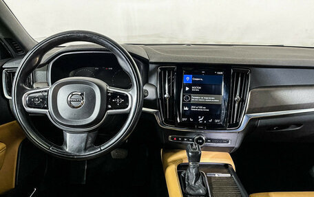 Volvo V90 Cross Country I рестайлинг, 2017 год, 2 797 000 рублей, 12 фотография