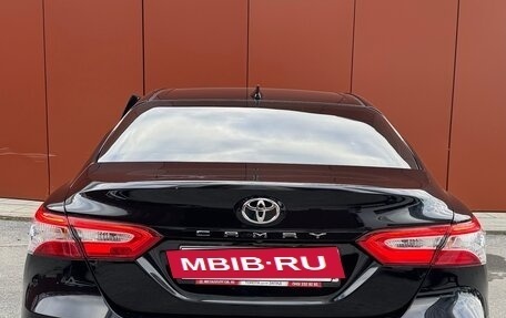 Toyota Camry, 2018 год, 2 790 000 рублей, 5 фотография