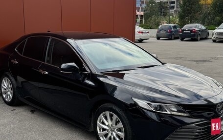 Toyota Camry, 2018 год, 2 790 000 рублей, 4 фотография