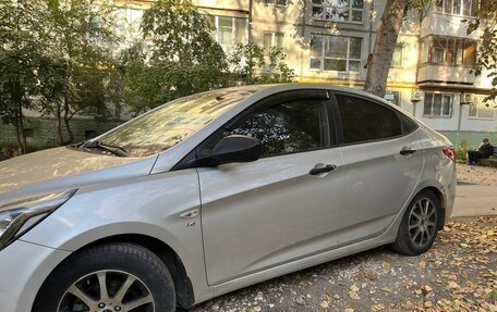 Hyundai Solaris II рестайлинг, 2015 год, 999 000 рублей, 4 фотография