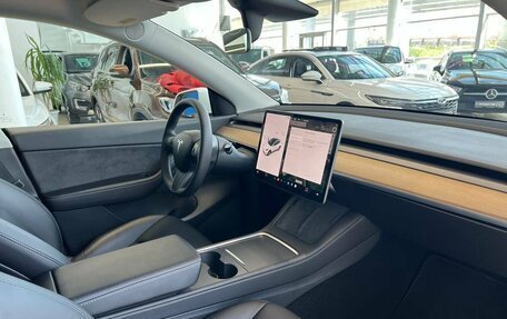 Tesla Model Y I, 2021 год, 4 399 900 рублей, 9 фотография