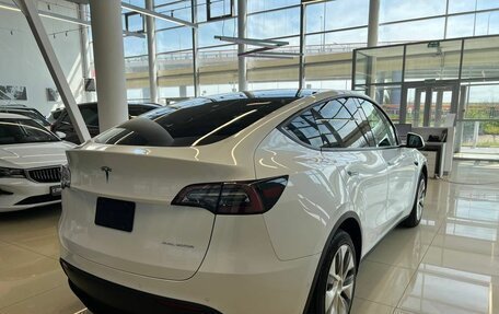 Tesla Model Y I, 2021 год, 4 399 900 рублей, 6 фотография
