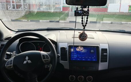 Mitsubishi Outlander III рестайлинг 3, 2008 год, 950 000 рублей, 8 фотография