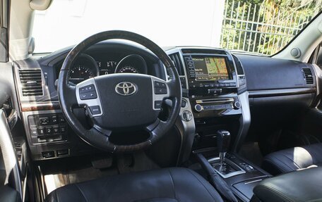 Toyota Land Cruiser 200, 2015 год, 5 799 000 рублей, 11 фотография