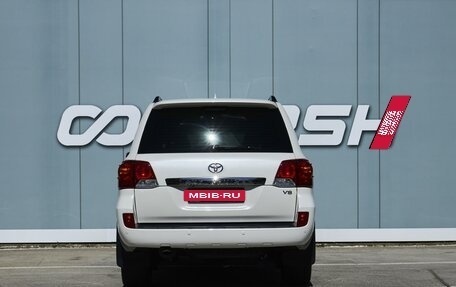 Toyota Land Cruiser 200, 2015 год, 5 799 000 рублей, 4 фотография