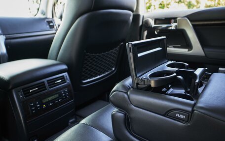 Toyota Land Cruiser 200, 2015 год, 5 799 000 рублей, 30 фотография