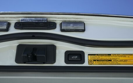 Toyota Land Cruiser 200, 2015 год, 5 799 000 рублей, 31 фотография
