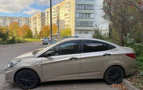 Hyundai Solaris II рестайлинг, 2011 год, 700 000 рублей, 3 фотография
